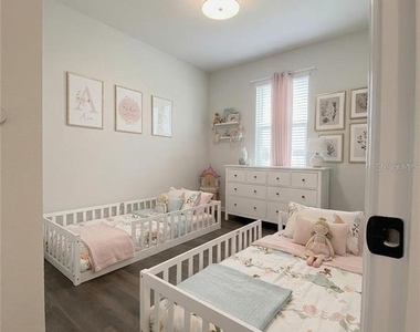 1241 Forest Gate Circle - Photo Thumbnail 9