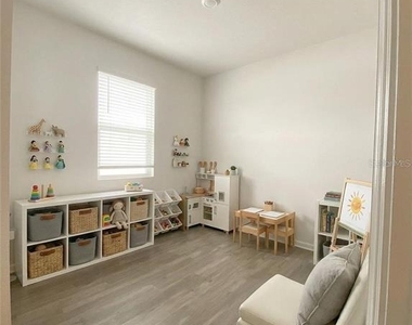 1241 Forest Gate Circle - Photo Thumbnail 11
