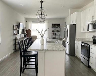 1241 Forest Gate Circle - Photo Thumbnail 4
