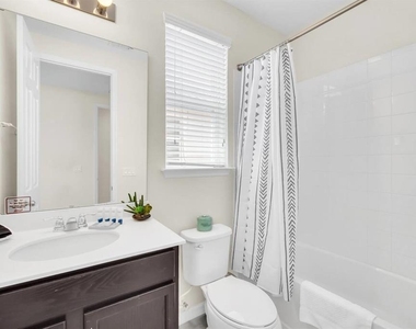9009 Egret Mills Terrace - Photo Thumbnail 29
