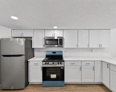9826 Pocono Street - Photo Thumbnail 6