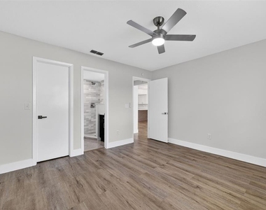 9826 Pocono Street - Photo Thumbnail 8