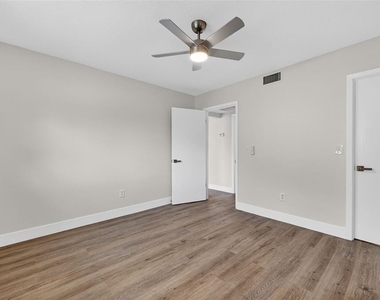 9824 Pocono Street - Photo Thumbnail 14
