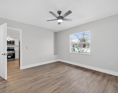 9824 Pocono Street - Photo Thumbnail 11