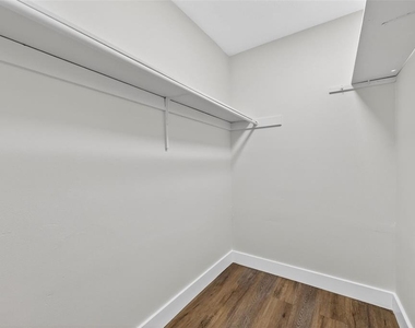 9824 Pocono Street - Photo Thumbnail 15