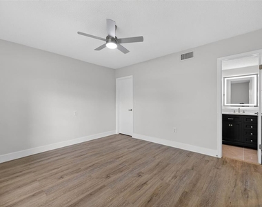 9824 Pocono Street - Photo Thumbnail 10