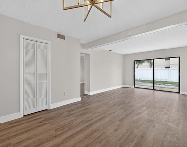 9824 Pocono Street - Photo Thumbnail 8