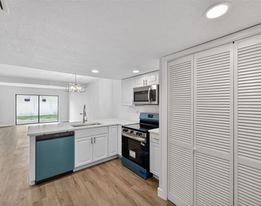 9824 Pocono Street - Photo Thumbnail 7