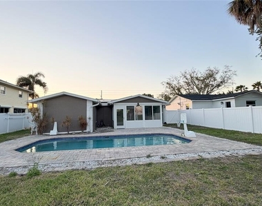 3727 Overlook Drive Ne - Photo Thumbnail 9