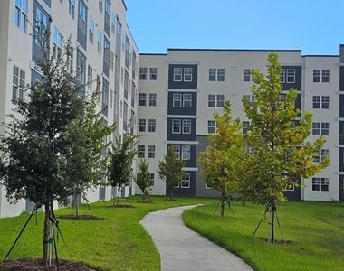 5587 Millenia Park Boulevard - Photo Thumbnail 3