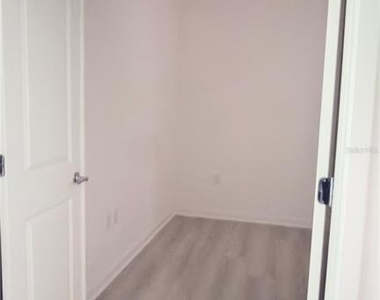 5587 Millenia Park Boulevard - Photo Thumbnail 14
