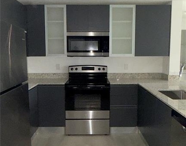 5587 Millenia Park Boulevard - Photo Thumbnail 10