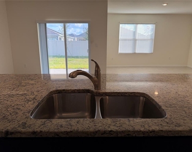 4657 Bernard Boulevard - Photo Thumbnail 13