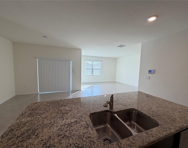 4657 Bernard Boulevard - Photo Thumbnail 2
