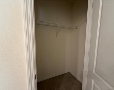4657 Bernard Boulevard - Photo Thumbnail 31