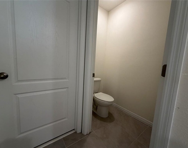 4657 Bernard Boulevard - Photo Thumbnail 33