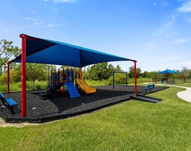 4657 Bernard Boulevard - Photo Thumbnail 28