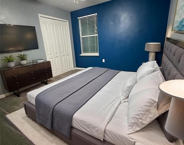 944 Killarney Lane - Photo Thumbnail 12