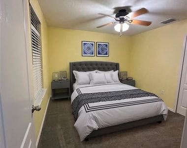 944 Killarney Lane - Photo Thumbnail 10