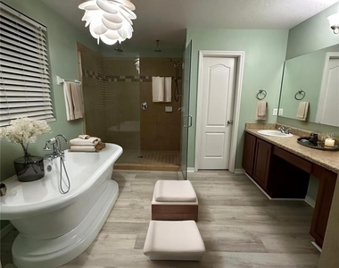 944 Killarney Lane - Photo Thumbnail 7