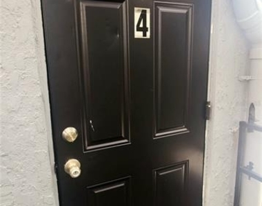 301 Se Avenue B - Photo Thumbnail 2