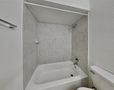3071 Willow Bend Boulevard - Photo Thumbnail 13