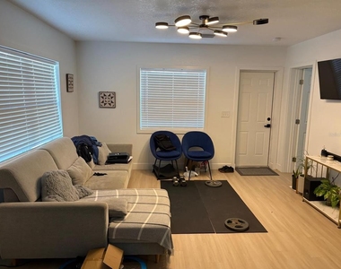 215 Illinois Avenue - Photo Thumbnail 2