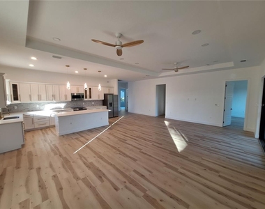 289 Albatross Road - Photo Thumbnail 8