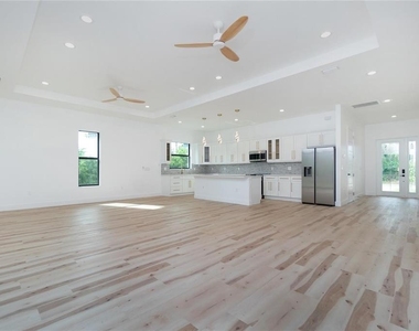 289 Albatross Road - Photo Thumbnail 6