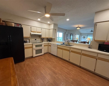 1477 Park Beach Circle - Photo Thumbnail 4