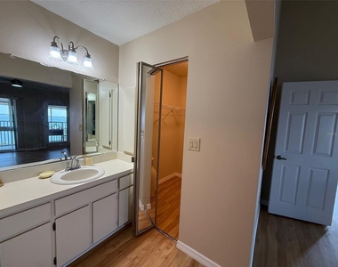1477 Park Beach Circle - Photo Thumbnail 16