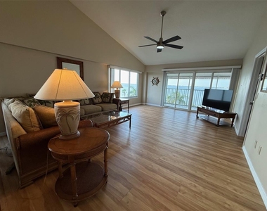 1477 Park Beach Circle - Photo Thumbnail 10