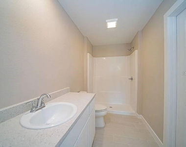 651 Chamber Street Nw - Photo Thumbnail 3