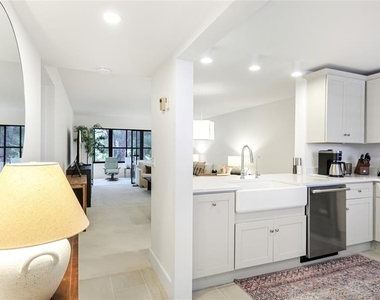 303 Springdale Drive - Photo Thumbnail 2