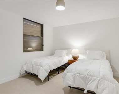 303 Springdale Drive - Photo Thumbnail 17
