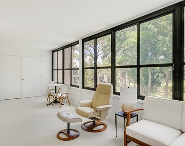 303 Springdale Drive - Photo Thumbnail 11