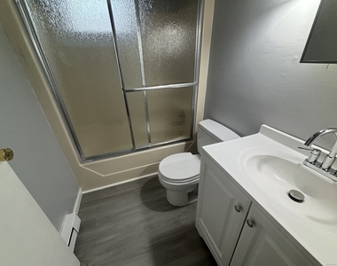 9 White Oak Road - Photo Thumbnail 6