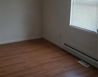 1469 Thomaston Avenue - Photo Thumbnail 3