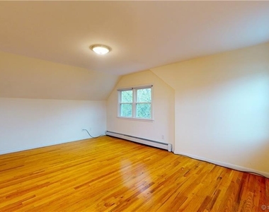 145 Rooster River Boulevard - Photo Thumbnail 13