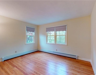 145 Rooster River Boulevard - Photo Thumbnail 9