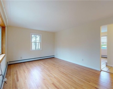 145 Rooster River Boulevard - Photo Thumbnail 7
