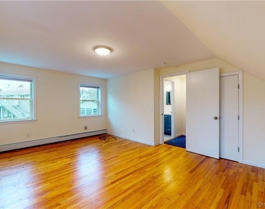145 Rooster River Boulevard - Photo Thumbnail 15