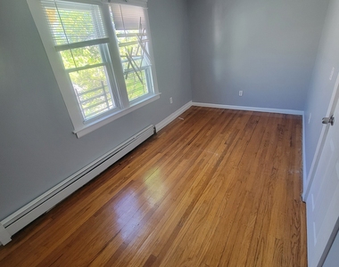 260 Pine Street - Photo Thumbnail 4