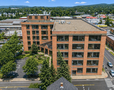 480 Myrtle Street - Photo Thumbnail 16