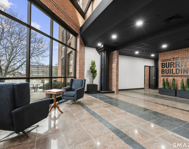 480 Myrtle Street - Photo Thumbnail 6