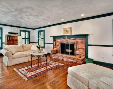 38 Sturges Commons - Photo Thumbnail 1