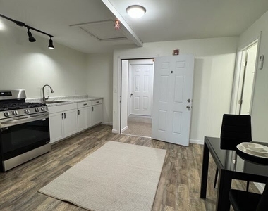 61 Colony Street - Photo Thumbnail 1