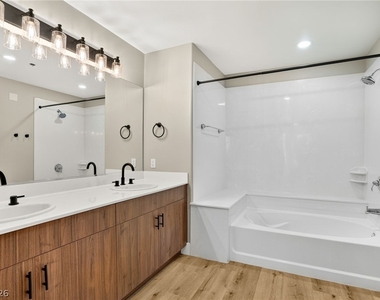 8255 Las Vegas Boulevard - Photo Thumbnail 7