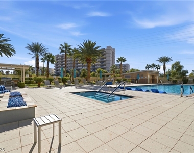8255 Las Vegas Boulevard - Photo Thumbnail 18
