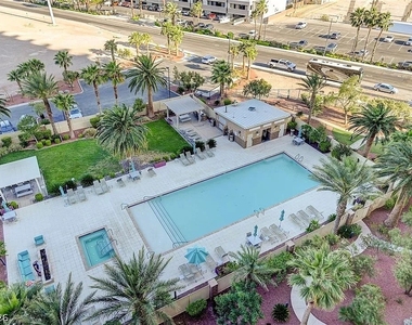 8255 Las Vegas Boulevard - Photo Thumbnail 16